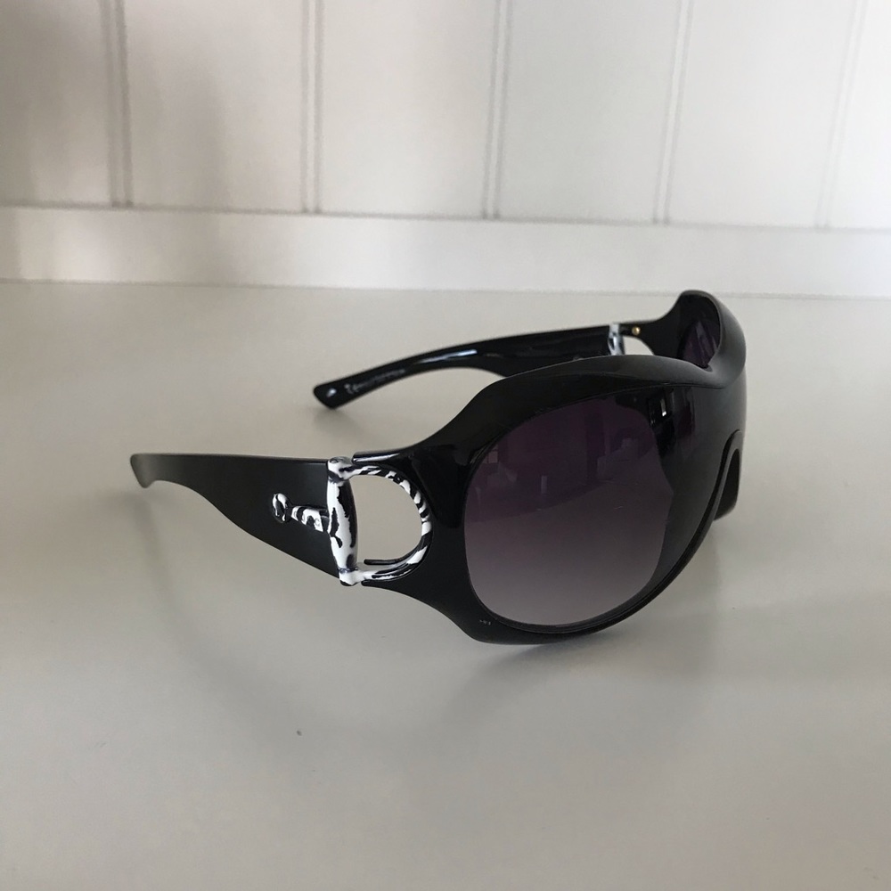 Gucci Zebra Sunglasses 🕶 🦓